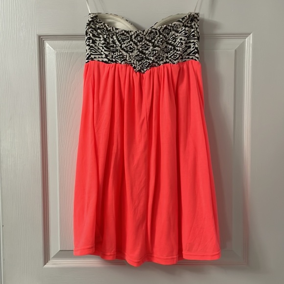 🎀2 for $15🎀 Aztec/Neon Strapless Dress - Picture 3 of 7